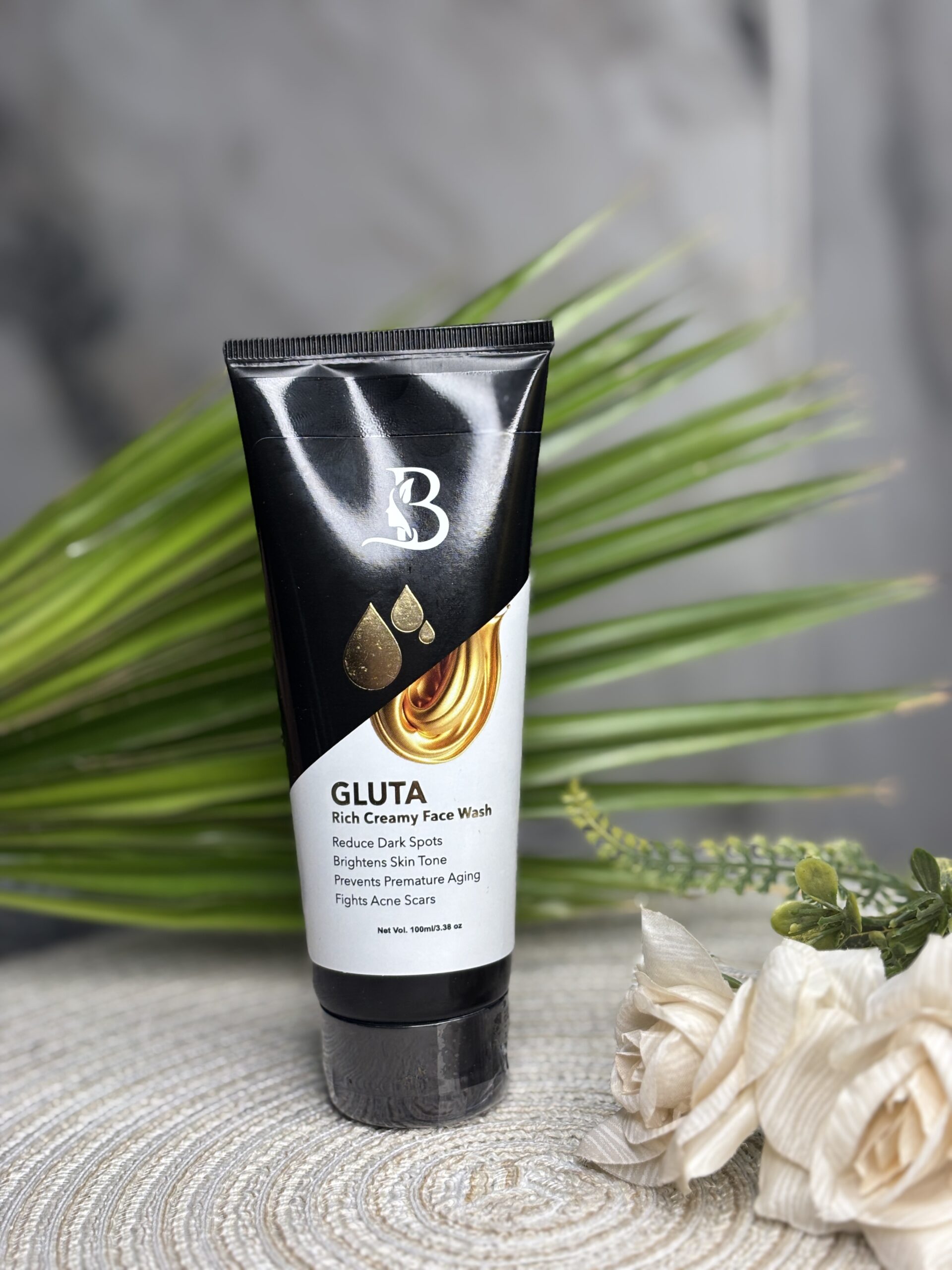 GLUTA FACEWASH